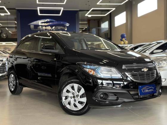 CHEVROLET ONIX 1.4 MPFI LT 8V FLEX 4P MANUAL CHEVROLET ONIX 1.4 MPFI LT 8V FLEX 4P MANUAL
